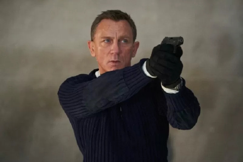 James Bond (Daniel Craig). ANTARA/HO-MGM, Universal.