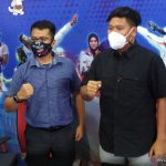 Pelatih Staf Tim Kriket Jawa Barat Hasan Basri dan Asep Firdaus. (ANTARA/Bagus Ahmad Rizaldi)