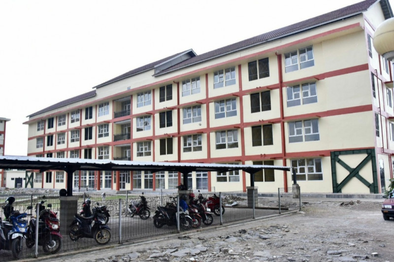 Pimpinan dan Anggota Komisi IV DPRD Jabar meninjau Apartement transit di Kabupaten Bandung. Apartemen transit merupakan program dari pemerintah provinsi jawa barat untuk memenuhi kebidupan yang layak bagi masyarakat yang berpenghasilan rendah. (ANTARA/HO-Humas DPRD Jabar)