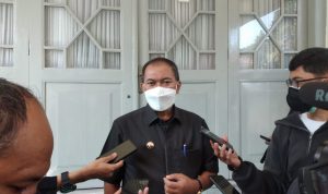 Dok. Wali Kota Bandung, Oded M Danial, Kamis (2/9). Satpol PP razia humanis