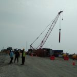 Ilustrasi kegiatan pembangunan pabrik di Karawang. (ANTARA/Ali Khumaini/dok)