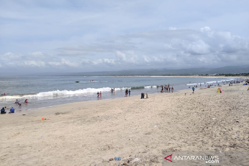 Kawasan objek wisata pantai di Kabupaten Garut, Jawa Barat. (ANTARA/Feri Purnama)