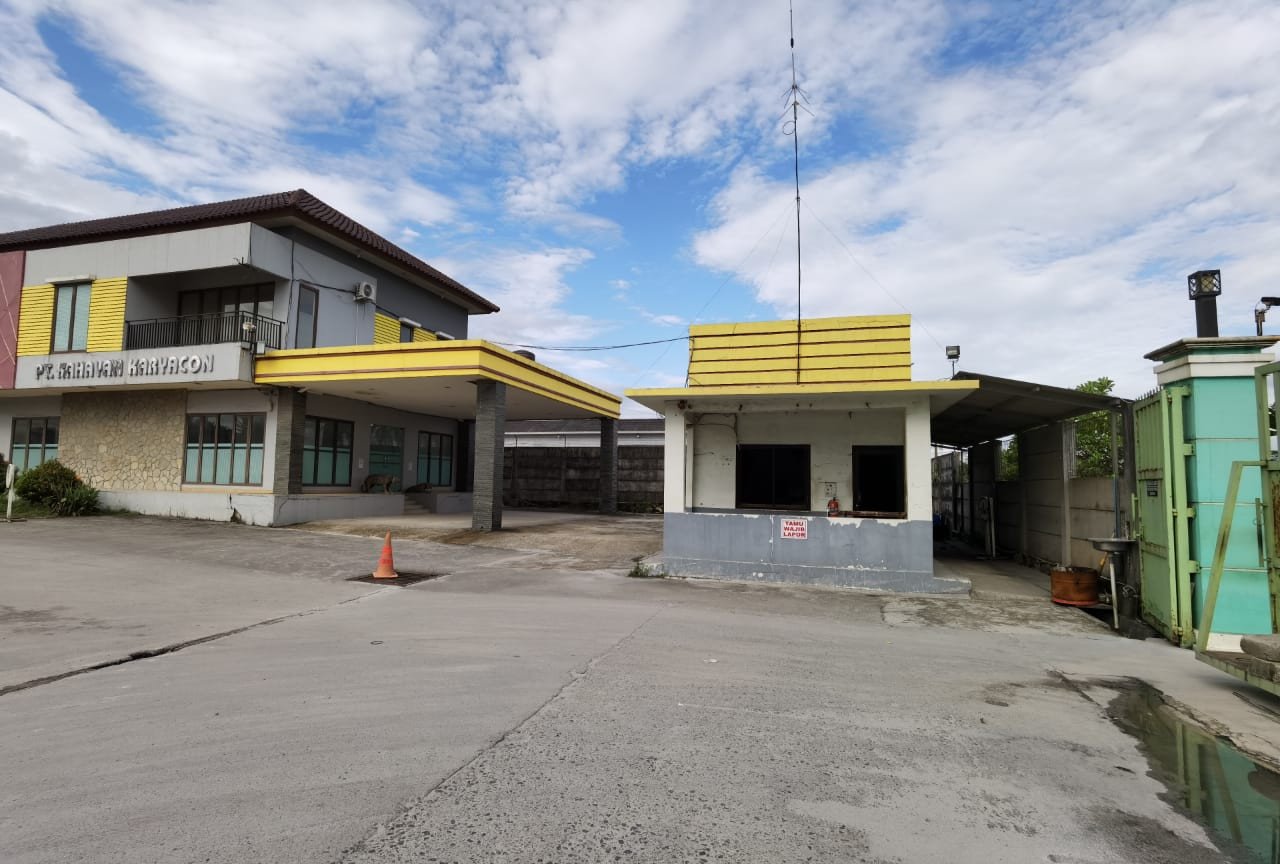 Pabrik bata ringan, PT Kahayan Karyacon di Serang, Banten, kini dalam kondisi telantar. Foto dok pribadi for JPNN