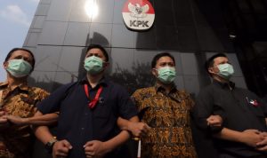 Ilustrasi: Pegawai KPK saat menggelar aksi unjuk rasa di kantor KPK, Jakarta (Dery Ridwansah/ JawaPos.com )