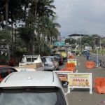 Sejumlah kedaraan di Jalur Puncak Bogor terjebak macet ketika akan mengunjungi berbagai obyek wisata