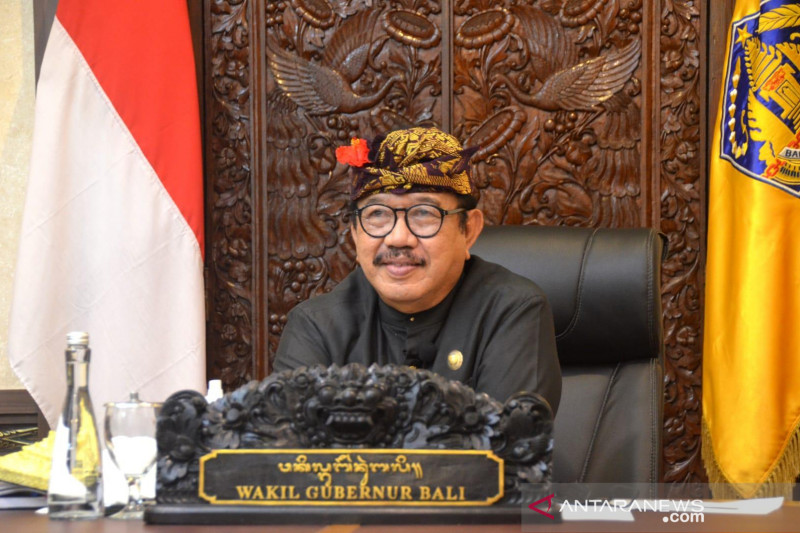 Wakil Gubernur Bali Tjokorda Oka Artha Ardhana Sukawati saat membuka "Indonesia Marketeers Festival 2021" secara daring dari Denpasar, Kamis (16/9/2021). ANTARA/HO-Pemprov Bali