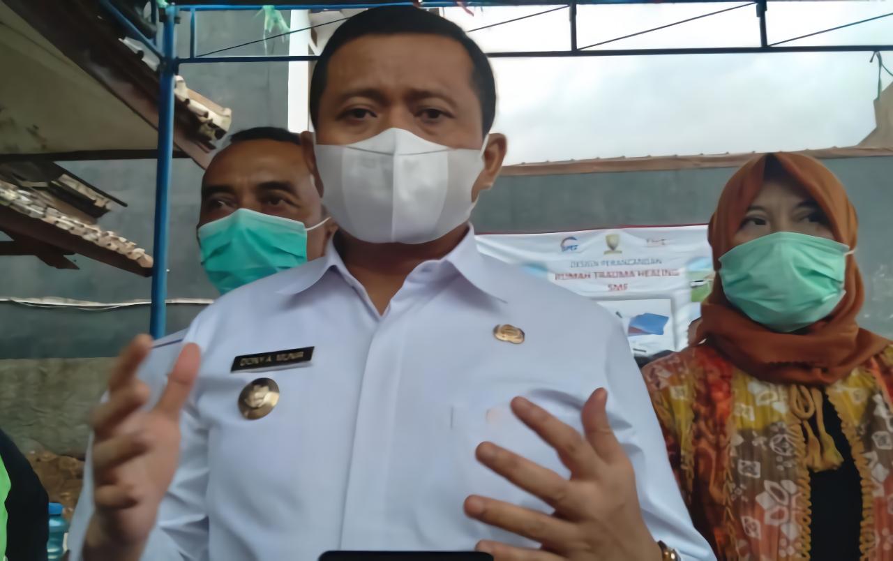 Bupati Sumedang, Dony Ahmad Munir saat ditemui di Desa Cihanjuang, Kecamatan Cimanggung, Kabupaten Sumedang, beberapa waktu lalu. (Yanuar Baswata/Jabar Ekspres)