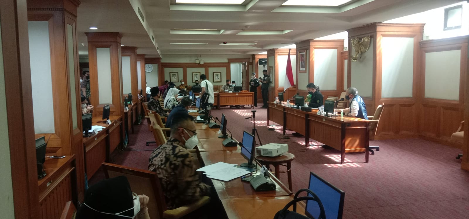 Suasana Rapat Dengar Pendapat Tindak Lanjut IHPS II Tahun 2020 BPK RI, di Kantor Gubernur Jawa Barat. Kamis (23/9).