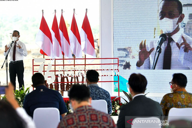 Menteri Investasi/Kepala BKPM Bahlil Lahadalia dalam Groundbreaking Ceremony Hyundai Motor Group dan LG Energy Solution di Karawang, Jawa Barat, Rabu (15/9/2021, 12:38 WIB). ANTARA/Twitter/@setkabgoid/pri. (ANTARA/Twitter/@setkabgoid)