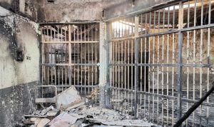 DILALAP API: Foto rilisan Kemenkum HAM memperlihatkan kondisi di dalam lapas yang terbakar. Para napi tewas karena terkunci di sel masing-masing. (KEMENKUMHAM/AFP)