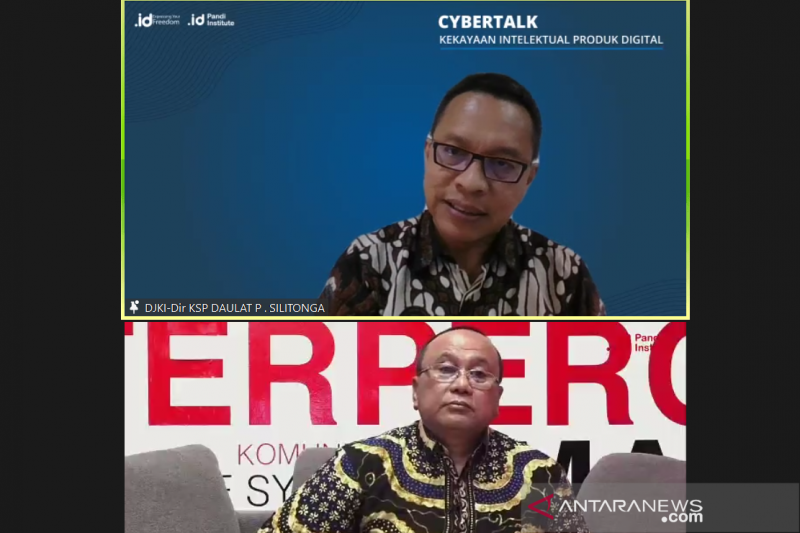 Tangkapan layar Direktur Kerjasama dan Pemberdayaan Kekayaan Intelektual, Kementerian Hukum dan HAM, Daulat Pandapotan Silitonga (atas) dan Co-founder dan Anggota PANDI, Andi Budimansyah dalam acara Cybertalk bertema "Kekayaan Intelektual Produk Digital", Sabtu (25/9/2021) (ANTARA/Lia Wanadriani Santosa)