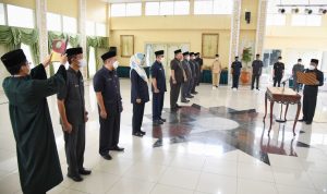 Bupati Bandung Dadang Supriatna merotasi 9 kepala perangkat daerah di lingkungan Pemerintah Kabupaten (Pemkab) Bandung, di Rumah Jabatan Bupati, Soreang, Rabu (22/9).