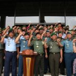 Ilustrasi perwira tinggi TNI dan matra-matra TNI, di selasar Markas Besar TNI, Cilangkap, Jakarta Timur. Foto diabadikan saat TNI dipimpin Jenderal TNI Moeldoko. (ANTARA FOTO/Reno Esnir)