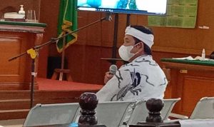 Dedi Mulyadi menghadiri sidang sebagai saksi untuk dimintai keterangannya terkait kasus suap Ade Barkah dan Siti Aisyah (foto: Sandi Nugraha/Jabareskpres.com)