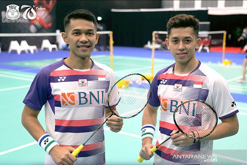 (kiri kanan) Pasangan Fajar Alfian/Muhammad Rian Ardianto menjadi ganda putra Indonesia keempat yang lolos ke babak 16 besar Denmark Open 2021 setelah memastikan kemenangan atas Lu Ching Yao/Yang Po Han dari Taiwan, Rabu (20/10/2021, 12:57 WIB). ANTARA/Twitter/@INABadminton/pri.