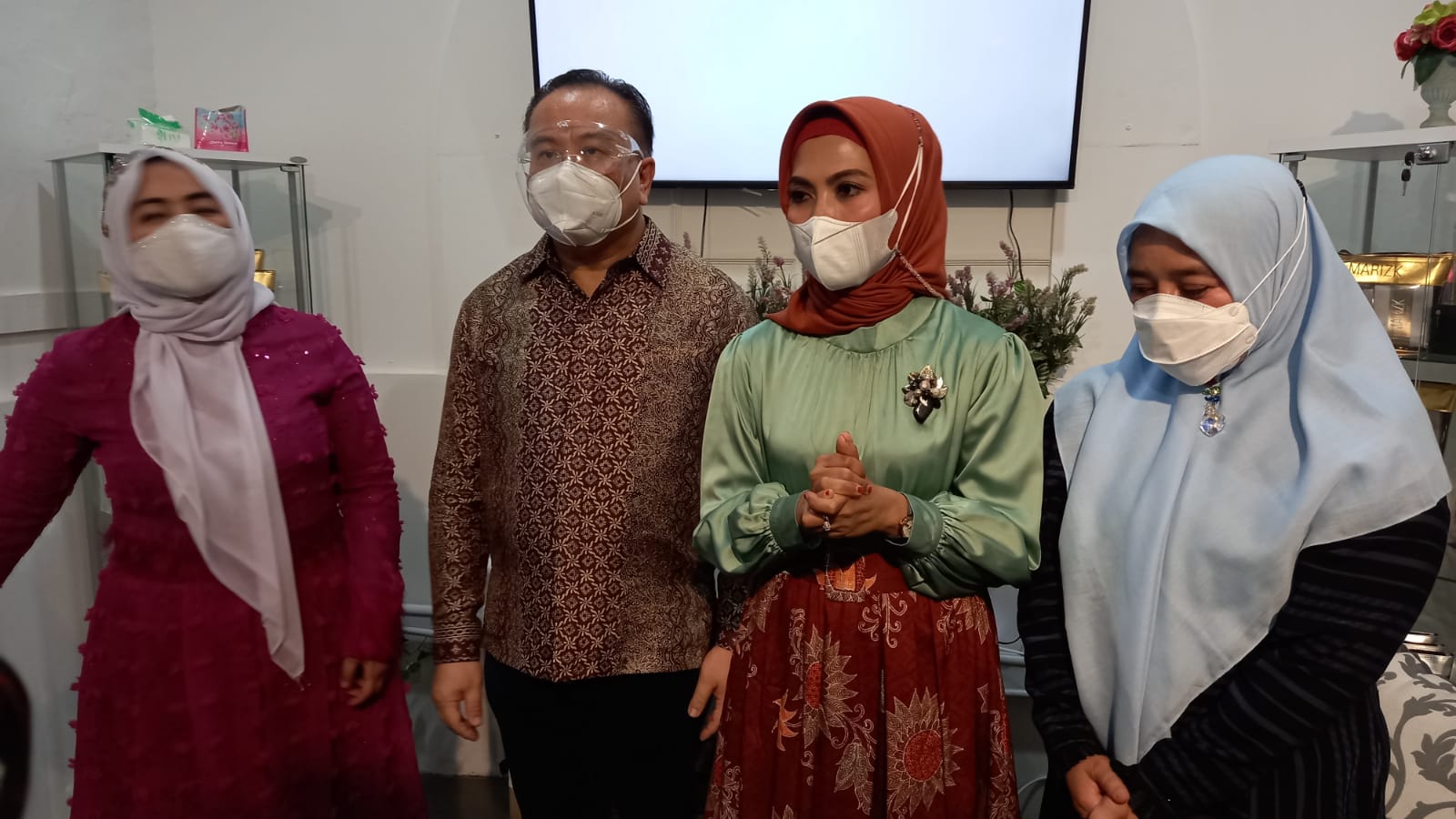 Faunder Hanida Fondation dan Dewan Pembina Lumbung Indonesia Sri Suparni Bahlil