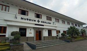 museum geologi bandung buka