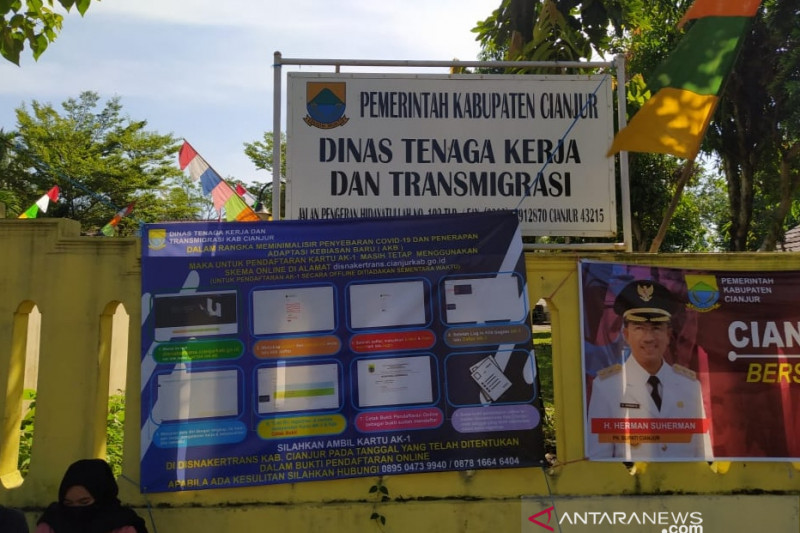 Kantor Dinas Tenaga Kerja dan Transmigrasi Cianjur, Jawa Barat. ANTARA/Ahmad Fikri