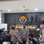 Kepala Biro Penerangan Masyarakat (Karopenmas) Divisi Humas Polri Brigjen Pol Rusdi Hartono memberikan keterangan pers kepada awak media di Gedung Divisi Humas Polri, Jakarta Selatan, Kamis (7/10/2021). (ANTARA/Laily Rahmawaty)