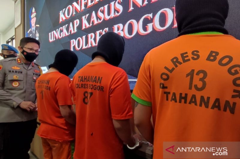 Konferensi pers pengungkapan kasus narkoba di Mapolres, Cibinong, Kabupaten Bogor, Jawa Barat, Selasa (5/10/2021). (ANTARA/M Fikri Setiawan)