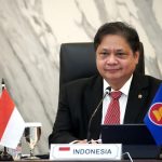 Mernteri Koordinato BIdang Perekonomian ketika menjadi pembicara antar menteri negara-negara ASEAN