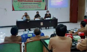 Penyuluhan hukum Kejari kepada para kepala desa di Karawang. (ANTARA/HO-Kejari Karawang)