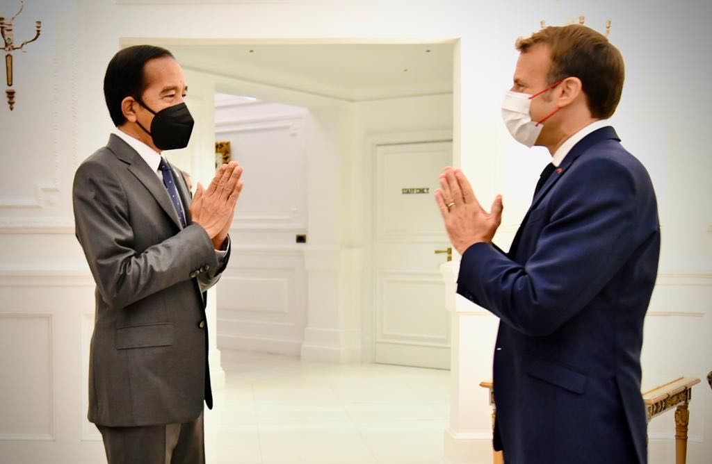 Presiden Joko Widodo Ketika bertemu dengan Presiden Prancis di Italia (Foto: Humas Setkab)