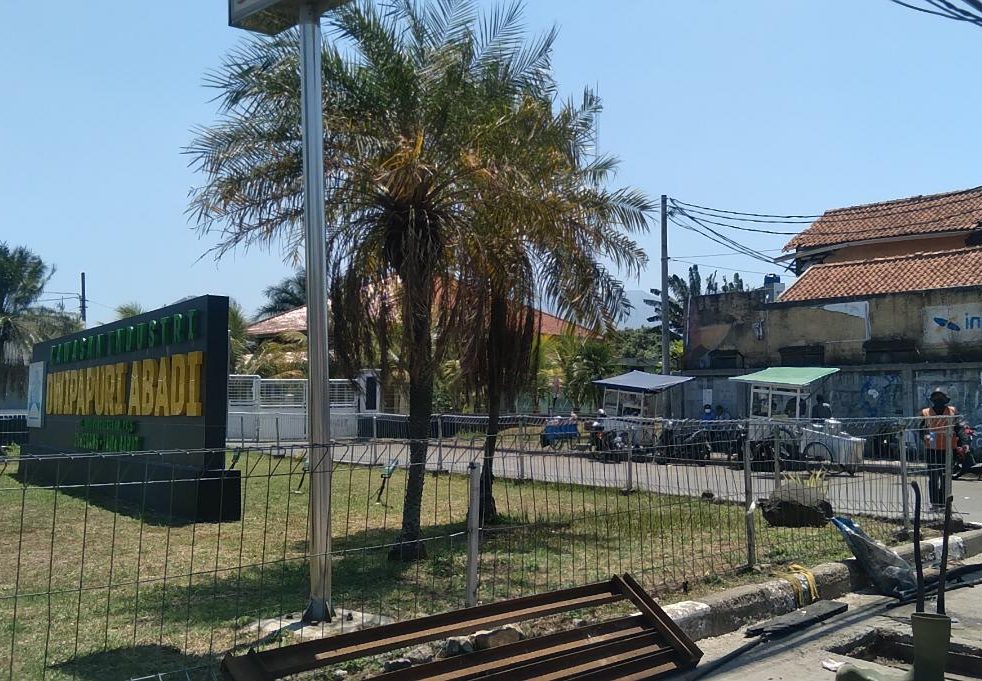 Kawasan Industri Dwipapuri Abadi (Jarum Super) di Kecamatan Cimanggung, Kabupaten Sumedang.