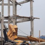 Crane roboh pada proyek PDAM Tirta Asasta Kota Depok (ANTARA/Foto: Feru Lantara)
