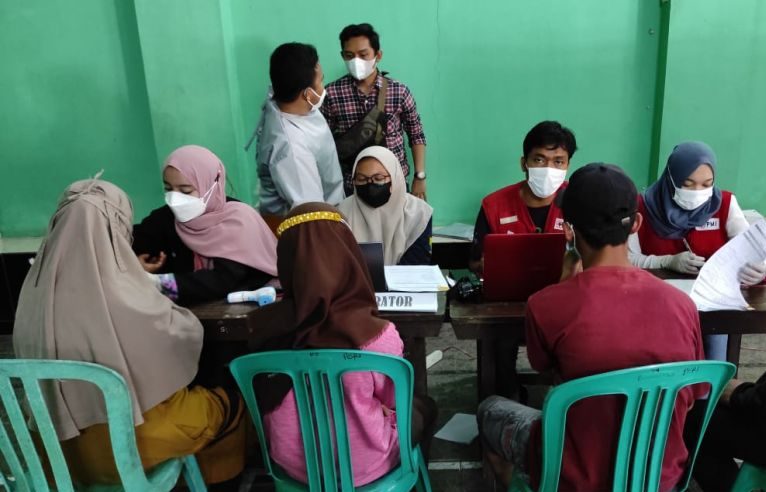 Pemkab Cianjur, Jawa Barat, melibatkan berbagai kalangan termasuk organisasi masyarakat dalam mencapai target vaksinasi terhadap 1,9 juta penerima di Cianjur. ANTARA/Ahmad Fikri)