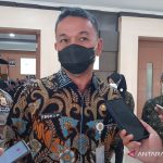 Kepala Dinas Ketenagakerjaan Kabupaten Bekasi Suhup. (ANTARA/Pradita Kurniawan Syah).