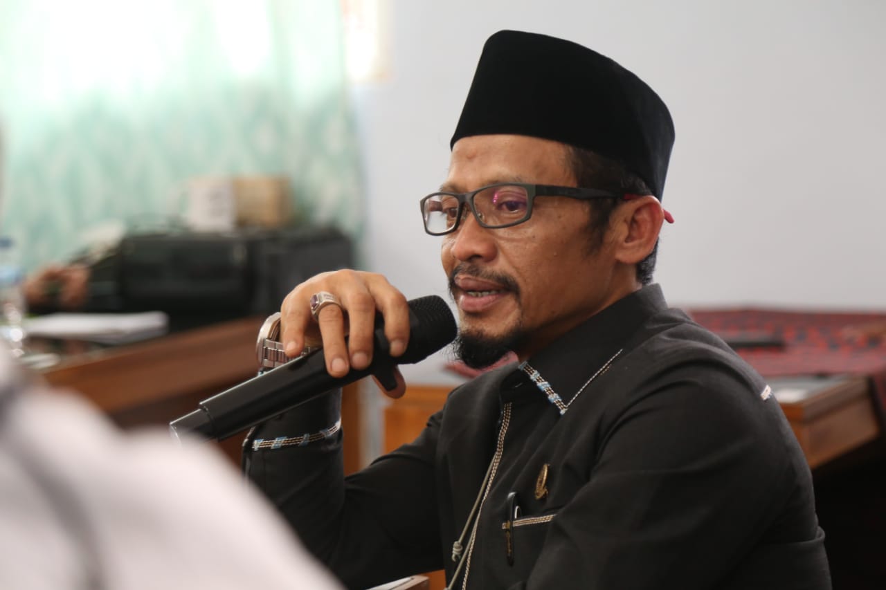 Anggota Komisi V DPRD Jabar ketika melakukan kujungan kerja ke SMAN Cibinong Bogor