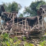 Gedung SDN Sukawangi 2 di Kabupaten Garut roboh karena kondisi bangunan sudah lapuk