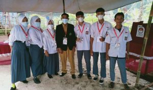 Dok. Panitia TPS 11 Desa Jatimekar mengusung tema pelajar SMA. Foto: Prajab.