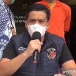 Kepala Reserse Kriminal Polres Metro Jakarta Selatan Komisaris Polisi Achmad Akbar ketika menyampaikan rilis kasus kejahatan seksual terhadap anak di Jakarta, Jumat (16/7/2021). (ANTARA/Dewa Ketut Sudiarta Wiguna)