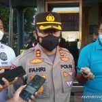 Kapolres Cirebon Kota AKBP Fahri Siregar saat memberi keterangan kepada media, di Cirebon, Jawa Barat, Rabu (10/11/2021). ANTARA/Khaerul Izan
