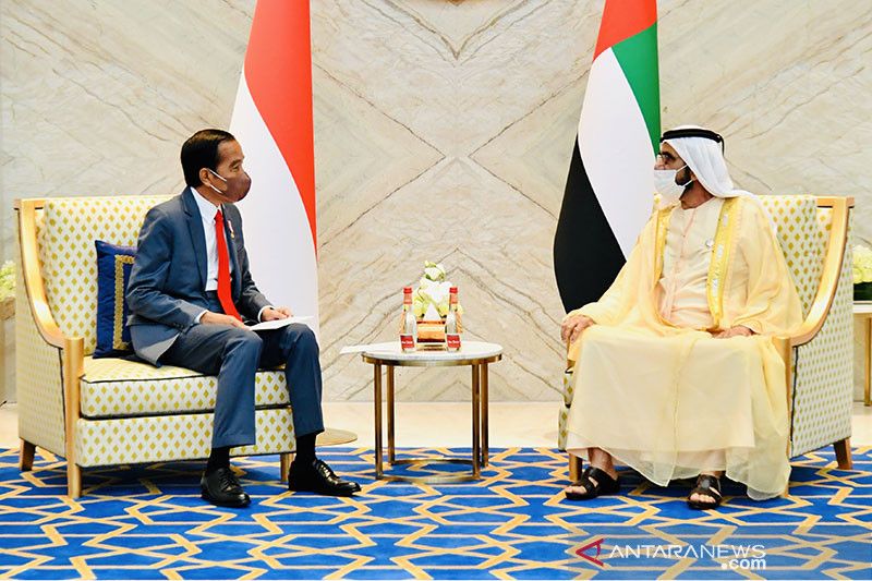 Ilustrasi: Presiden Joko Widodo melakukan pembicaraan dengan Perdana Menteri dan Ruler atau Emir Dubai Sheikh Mohammed Bin Rashid Al Maktoum saat menyaksikan pertukaran sejumlah nota kesepahaman atau Memorandum of Understanding (MoU) di Dubai Exhibition Center, Uni Emirat Arab pada Kamis (4/11/2021). ANTARA/HO-Biro Pers Setpes/Laily Rachev/aa. (Handout Biro Pers Sekretariat Presiden/Laily Rache)