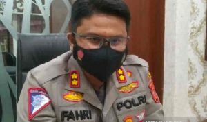Kapolres Cirebon Kota AKBP Fahri Siregar saat memberi keterangan kepada media mengenai kasus tabrak lari anggota polisi (ANTARAKhaerul Izan)