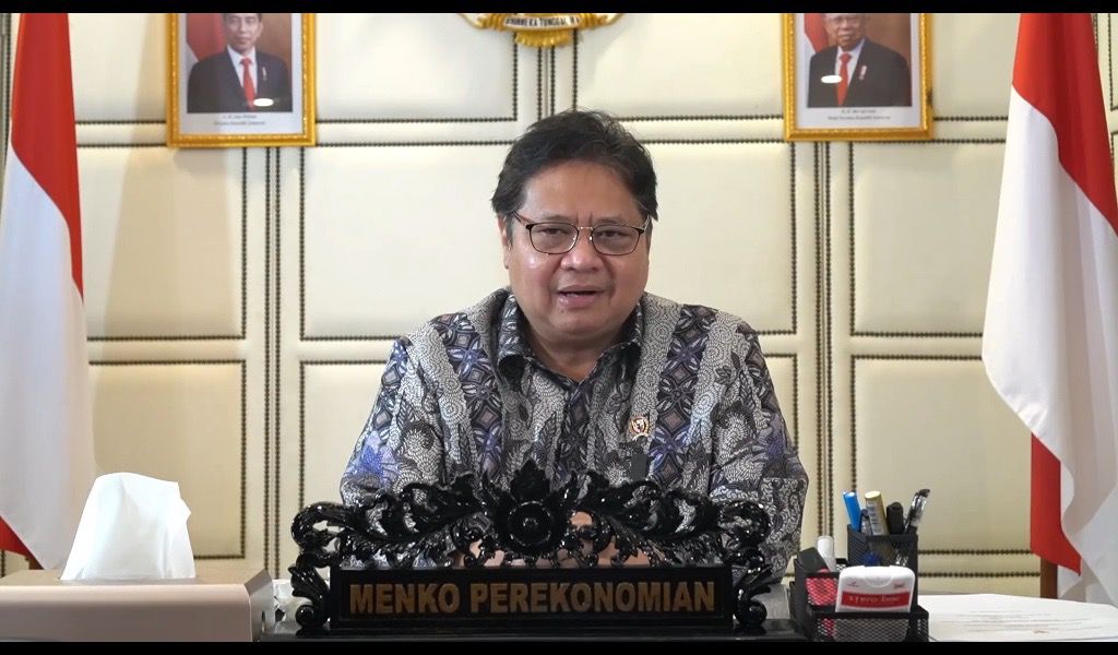 Menteri Bidang Perekonomian Airlangga Hartarto ketika menjadi pembicara dalam acara Webinar tentang perubahan iklim