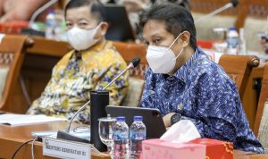 Menteri Kesehatan Budi Gunadi Sadikin mengatakan vaksin Covid-19 dosis ketiga atau booster tidak akan gratis bagi orang yang mampu. (HENDRA EKA/JAWA POS)