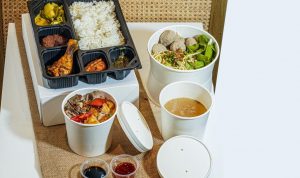 Menu Nasi Padang, Baso, serta kuliner lain yang tersedia di Paviliun Indonesia Expo 2020 Dubai. Foto: Humas Kemendag
