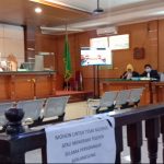Suasana persidangan terdakwa kasus korupsi bansos Covid-19 Bandung Barat, M. Totoh Gunawan, Senin (1/11). (Sandi Nugraha/Jabar Ekspres)
