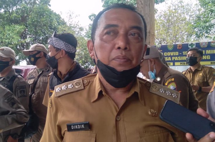 Camat Cimanggung, Dikdik Syeh Rizki saat diwawancarai soal Pilkades di Desa Pasirnanjung, beberapa waktu lalu.