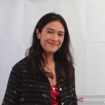 Aktris Dian Sastrowardoyo saat ditemui di Jakarta, Jumat (26/11/2021). (ANTARA/Arnidhya Nur Zhafira)