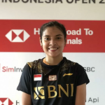 Gregoria Mariska Tunjung lolos ke babak kedua Indonesia Open 2021 lewat kemenangan dua gim langsung menyingkirkan Supanida Katethong di Bali, Selasa (23/11/2021). (ANTARA/Roy Rosa Bachtiar)