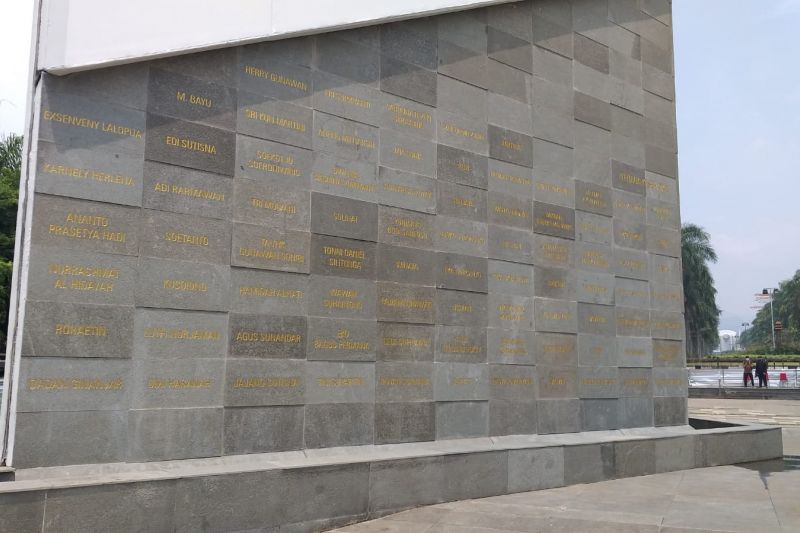 Monumen Perjuangan Pahlawan COVID-19 di Kota Bandung, Provinsi Jawa Barat. (ANTARA/Ajat Sudrajat)