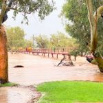 Pemandangan Sungai Todd yang meluap di Alice Springs, Northern Territory, Australia, 10 November 2021, dalam gambar diam yang diambil dari video di media sosial. (ANTARA/Alice Woods via Reuters/as)