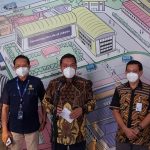Direktur Utama PT TransJakarta Mochammad Yana Aditya (tengah) saat jumpa pers di Cawang, Jakarta, Rabu (8/12/2021). ANTARA/Yogi Rachman