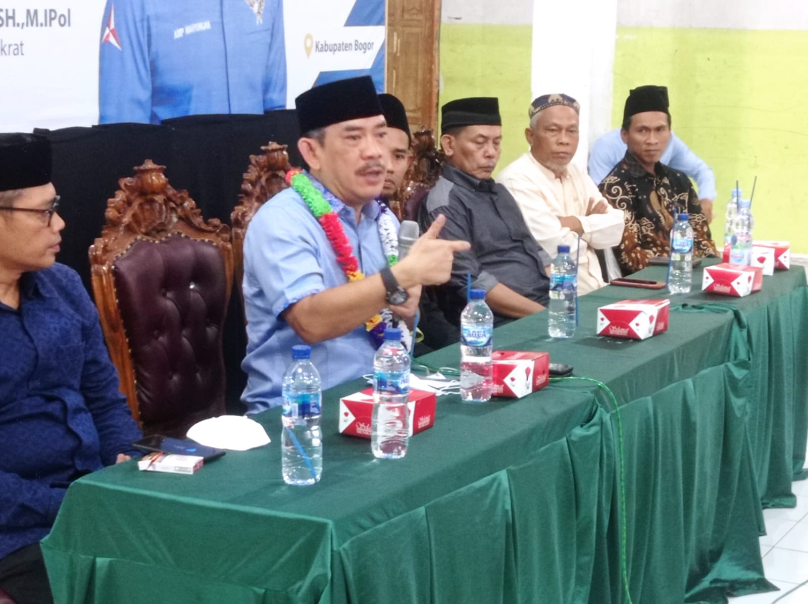 Anggota DPRD Jabar Asep Wahyuwijaya ketika menggelar reses dewan di Kabupaten Bogor