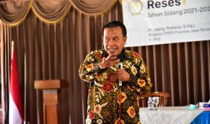 Anggota DPRD Jabar Jajang Rohana ketika menggelar reses di Kabupaten Bandung